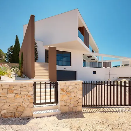 Five K Villa *